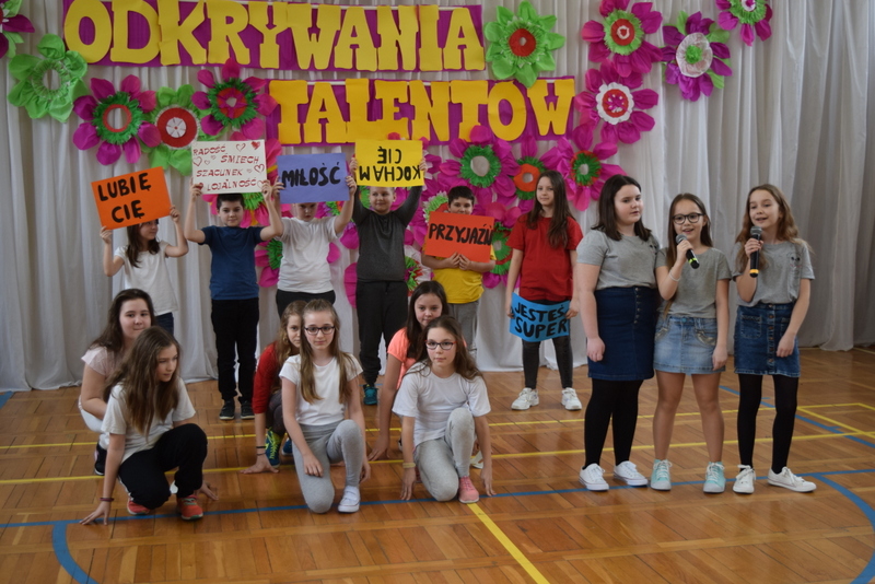 dsc 0039 „TALENTY JAK DIAMENTY…”. Dzień Odkrywania Talentów w SP nr 7 [ZDJĘCIA]