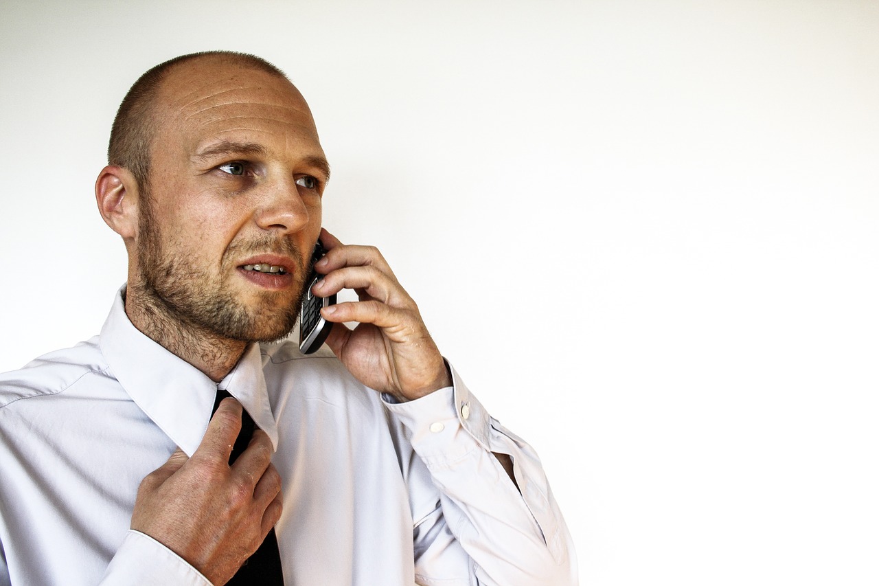 businessman 1439049 1280 Nowy telefon za pożyczone pieniądze? To bardzo częsta praktyka