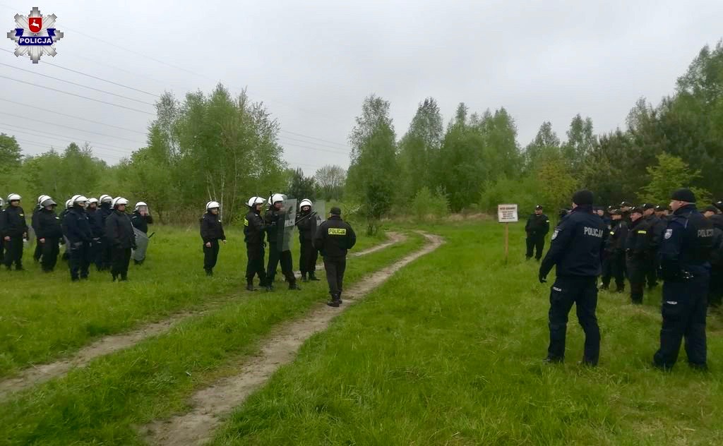 68 146738 Policjanci doskonalili umiejętności reagowania na zamieszki i chuligaństwo