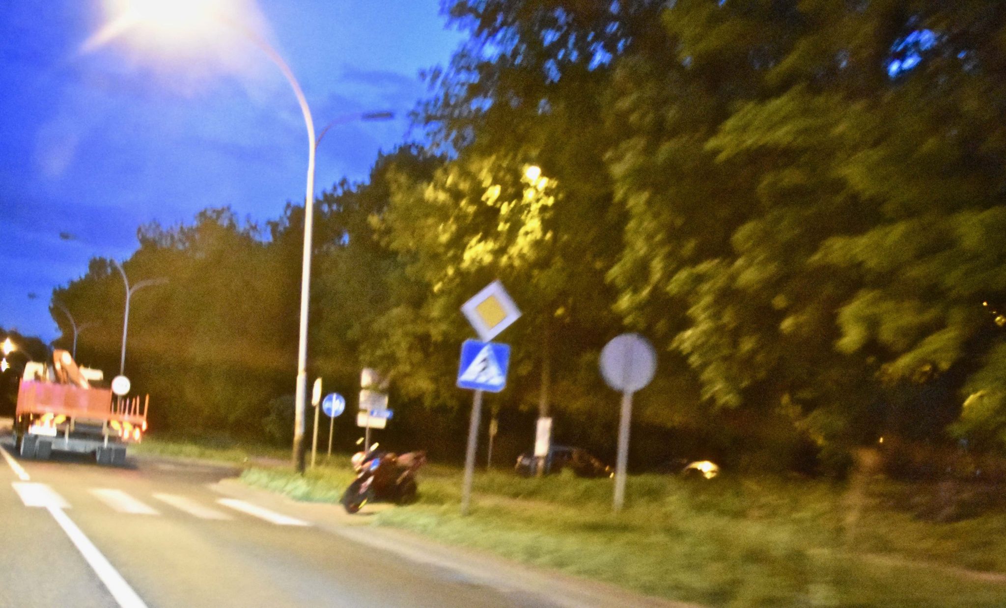 dsc 8891 Zamość: Wypadek motocykla. 19-letnia pasażerka jednośladu trafiła do szpitala (zdjęcia)