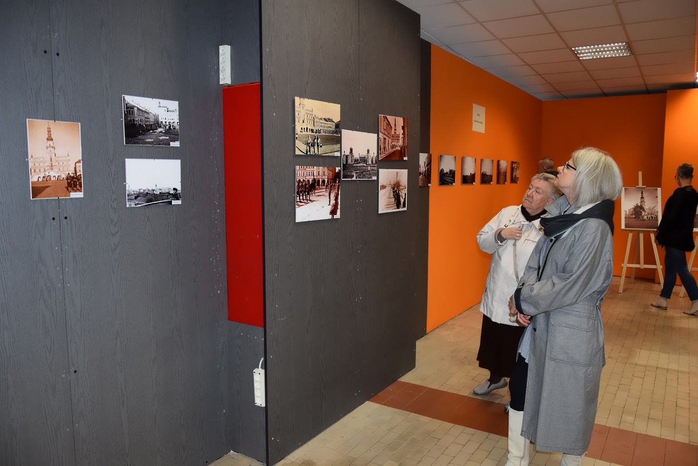 10 „Zamość dawniej i dziś”. Wystawa fotografii w DT 