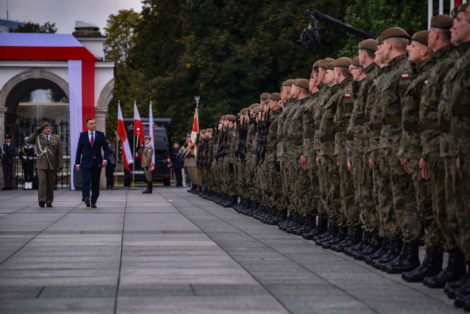 2 lbot sztandar 3 Prezydent Andrzej Duda wręczył sztandary wojskowe