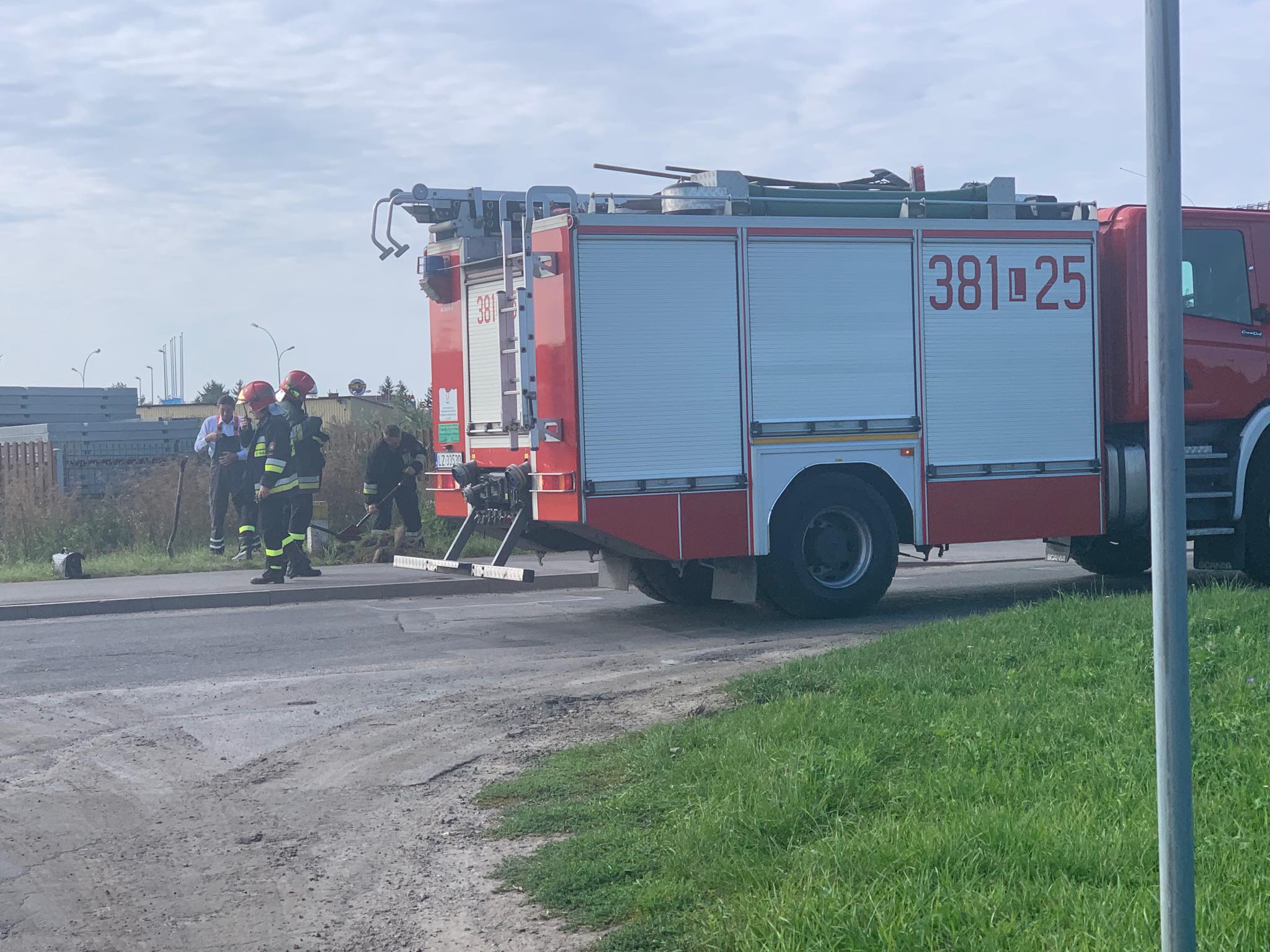 69930948 506585463245609 9090209371866005504 n Zamość: Z ostatniej chwili! Koparka uszkodziła gazociąg, wycieka gaz