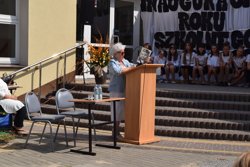 dsc 0035 Uroczysta inauguracja roku szkolnego w SP nr 7 – wzruszające słowa gościa zaproszonego w ramach inicjatywy „Przerwany Marsz” 