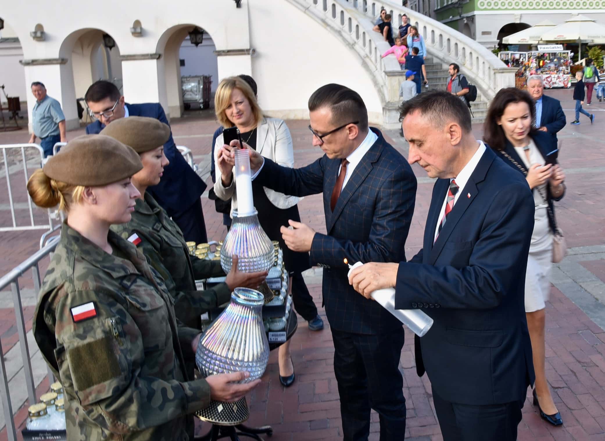 dsc 7152 Tyle zniczy ilu zamordowanych w Katyniu (dużo zdjęć)