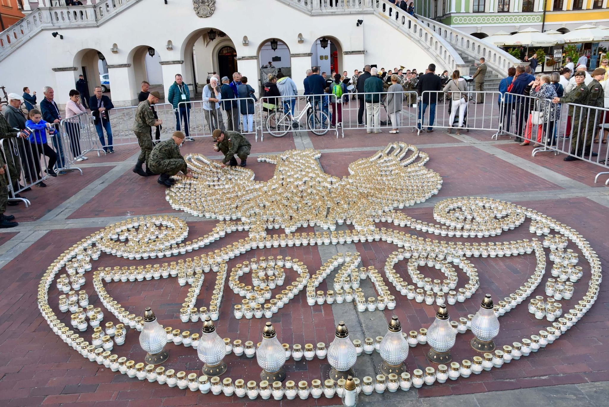 dsc 7348 Tyle zniczy ilu zamordowanych w Katyniu (dużo zdjęć)