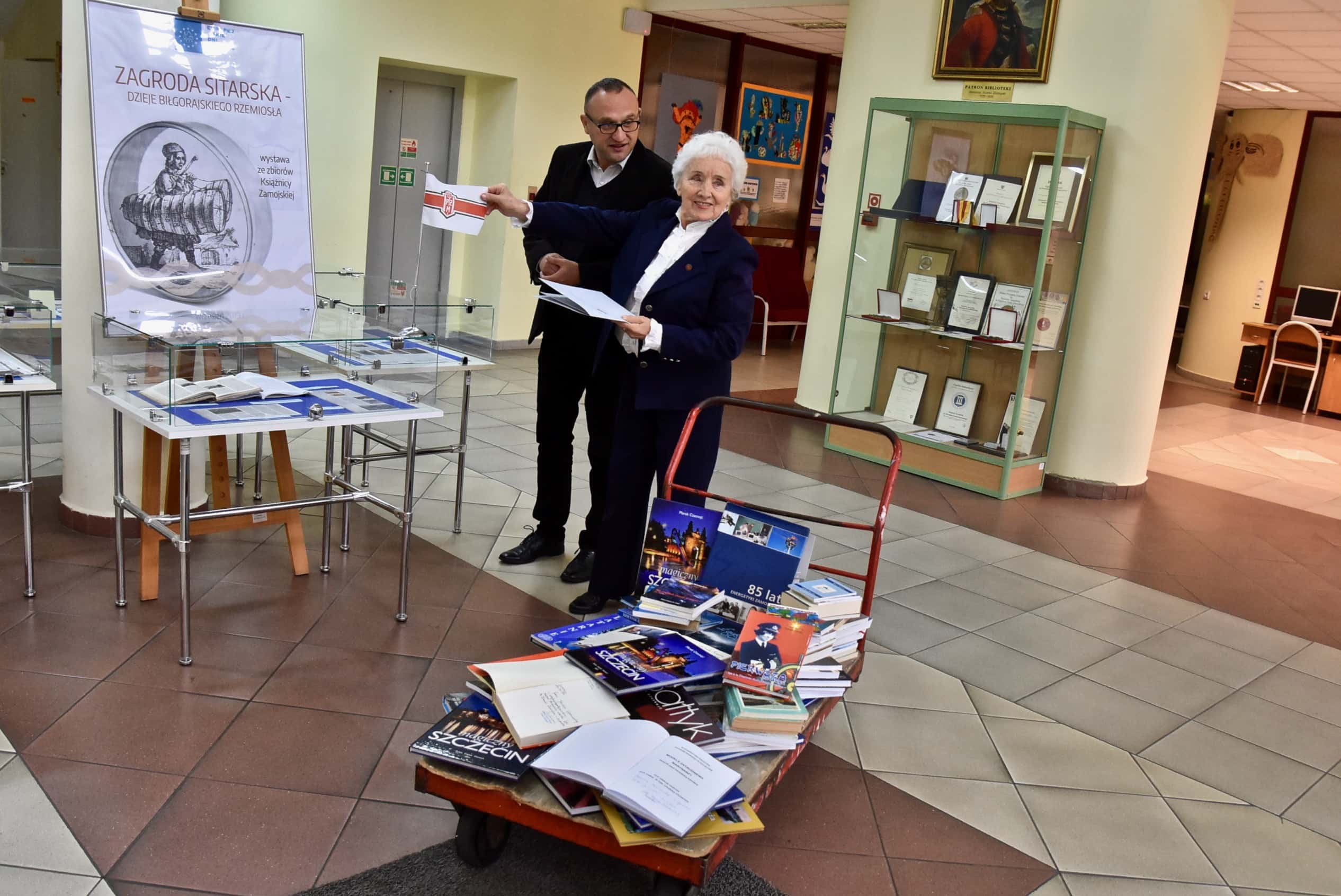 dsc 8462 Kolekcja marynistyczna Janiny Gąsiorowskiej w zasobach zamojskiej biblioteki