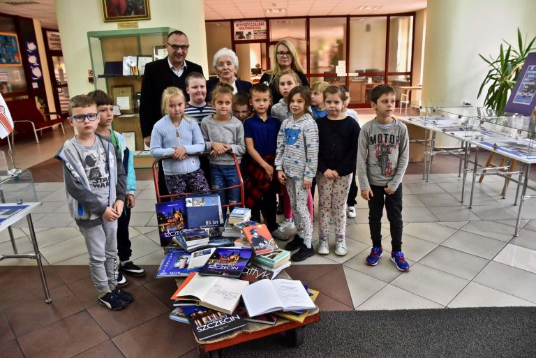 Kolekcja marynistyczna Janiny Gąsiorowskiej w zasobach zamojskiej biblioteki