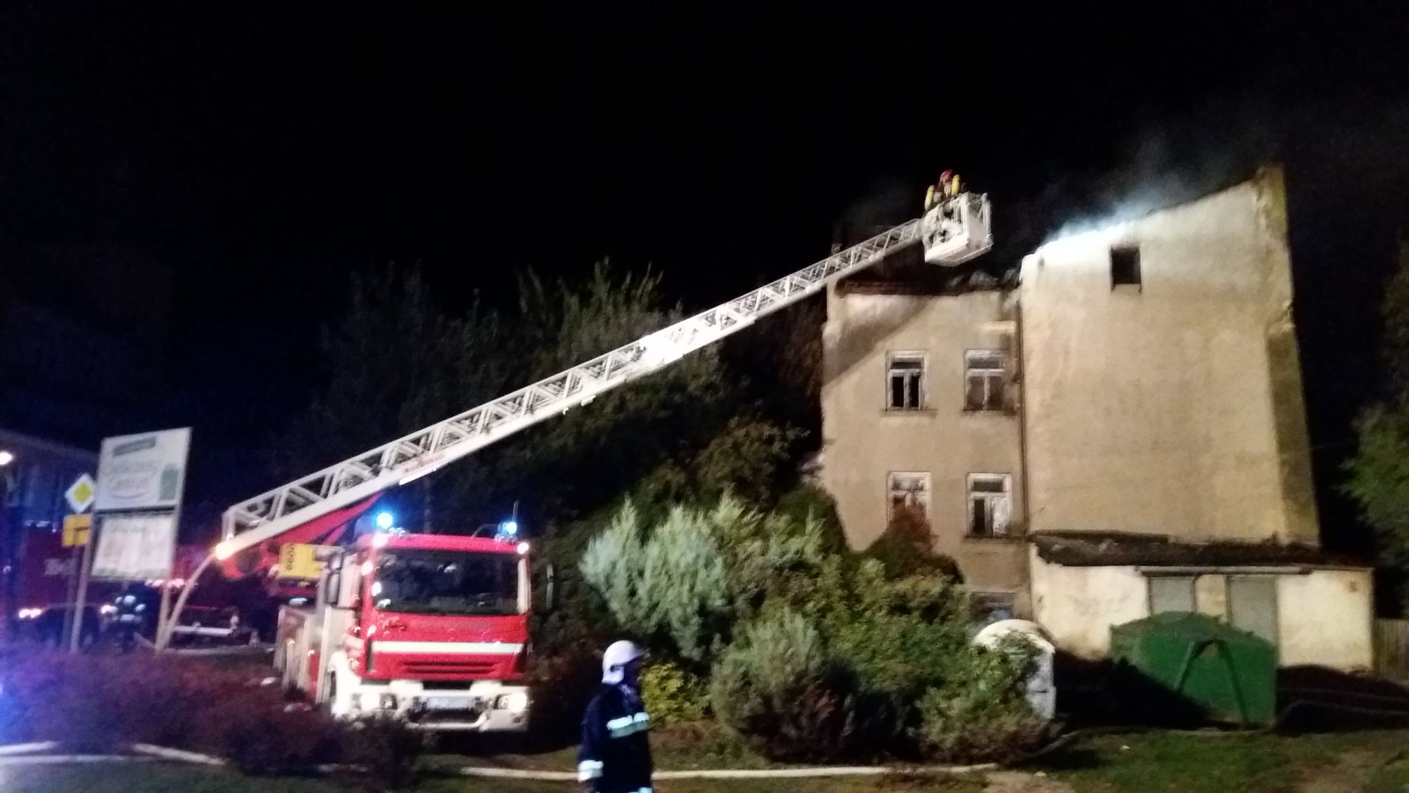 20191002 000915 Pożar budynku (zdjęcia)