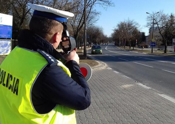 Pędził 120 km/h w terenie zabudowanym