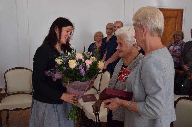 zrzut ekranu 2019 10 17 o 08 57 08 Halina Błaszczyk odznaczona Krzyżem Komandorskim Orderu Odrodzenia Polski.