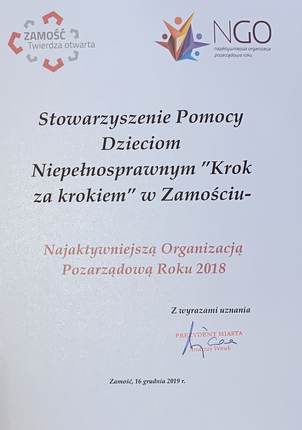 dyplom najaktywniejsza ngo 2018 Nagroda dla Stowarzyszenia "Krok za Krokiem"