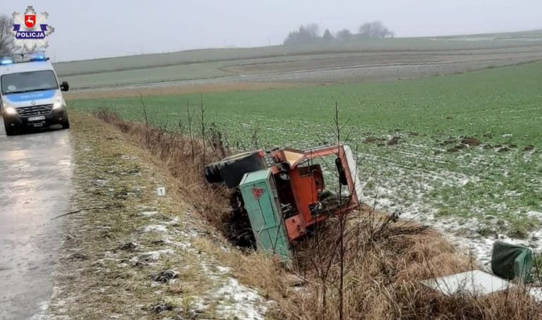 Wpadł w poślizg ciągnikiem i wjechał do rowu