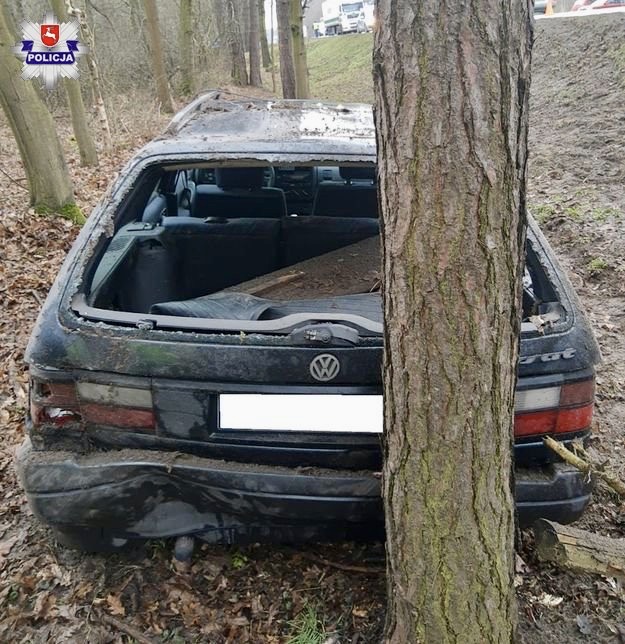 UWAGA! Wypadek z udziałem Passata. Policja prosi o pomoc