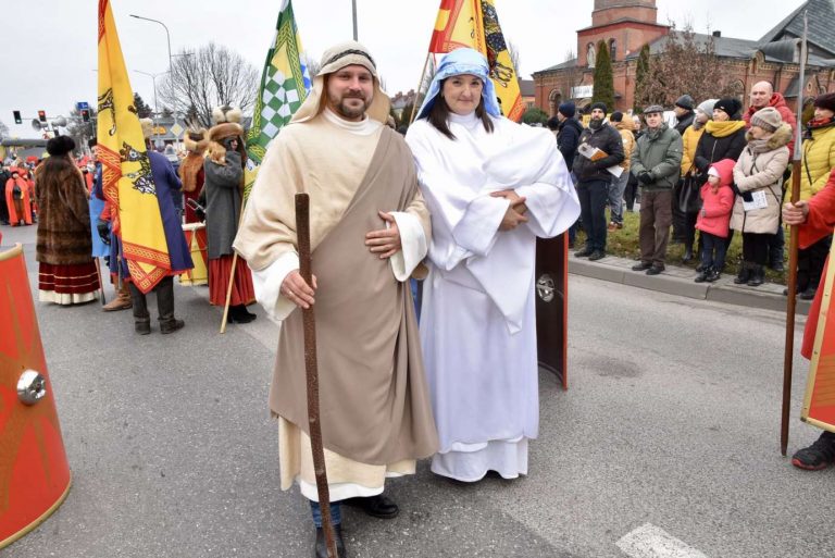 Rekordowy VI Orszak Trzech Króli w Zamościu – “Cuda, cuda ogłaszają” (Dużo zdjęć)