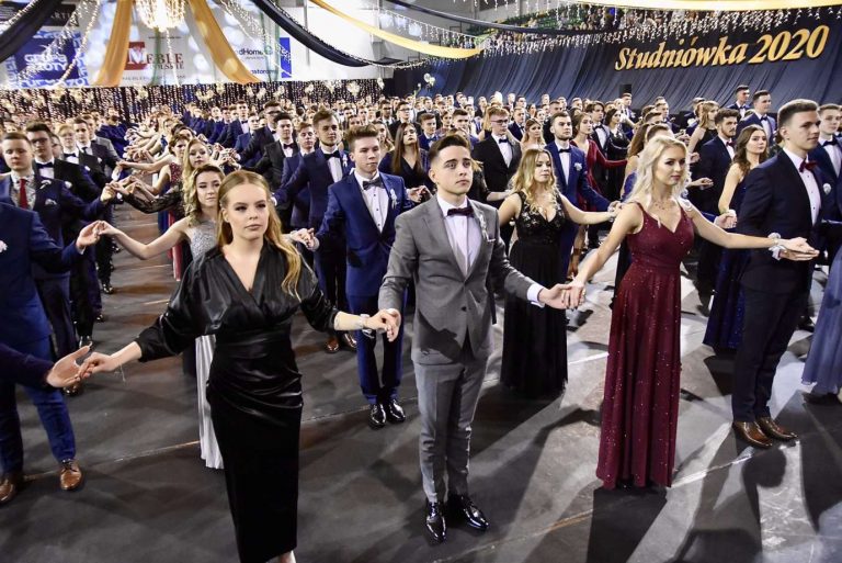 Dostojny polonez w wykonaniu ILO w Zamościu (niemal 400 zdjęć)