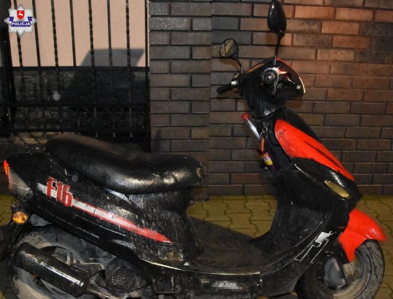 Pod sklepem zauważył skuter z kluczykami. Postanowił skorzystać z okazji „odpalił” i odjechał.