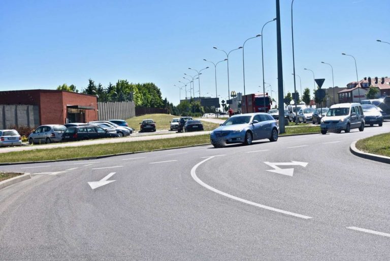 Zamościanie deklarują, że jeżdżą bezpiecznie. Jak wypadają na tle innych miast?