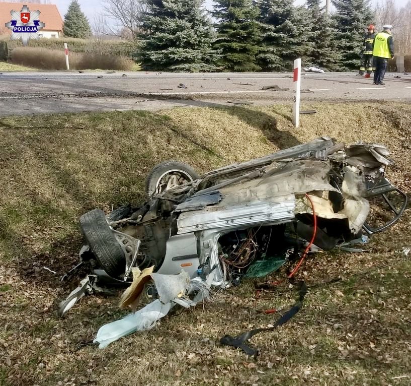 68 164105 Tragedia na drodze. Nie żyje 21 i 31-latek