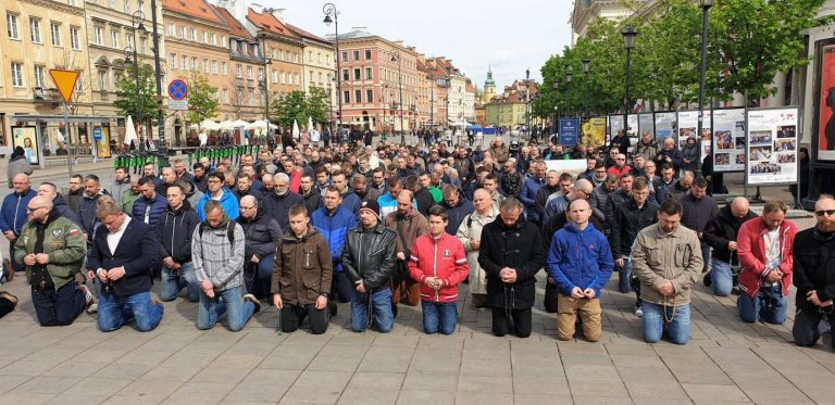 Fot. Męski Różaniec w Warszawie (Radio Maryja)