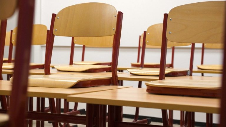 PILNE! “Wszystkie szkoły zostaną zamknięte” – ogłosił Premier Morawiecki