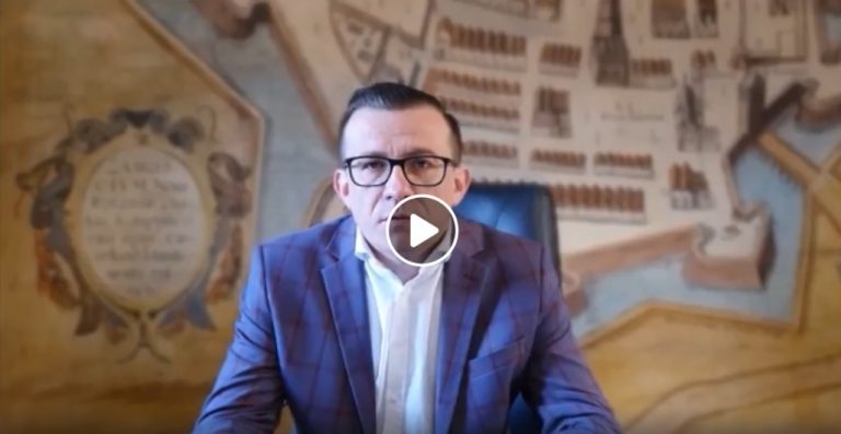Prezydent Wnuk: “Podjąłem dziś decyzję o zamknięciu placów zabaw i boisk”