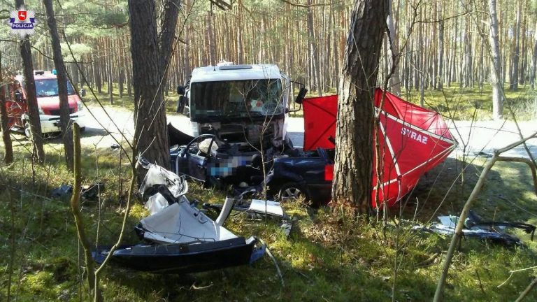 Tragiczny wypadek. Na miejscu zginęły trzy osoby