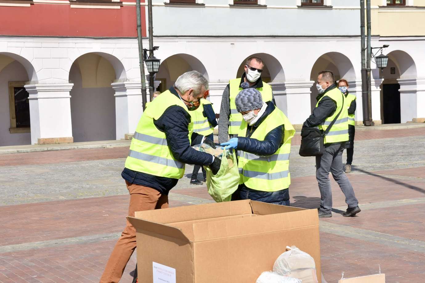 dsc 6785 W Zamościu ruszyła akcja rozdawania maseczek mieszkańcom [ZDJĘCIA, FILM]