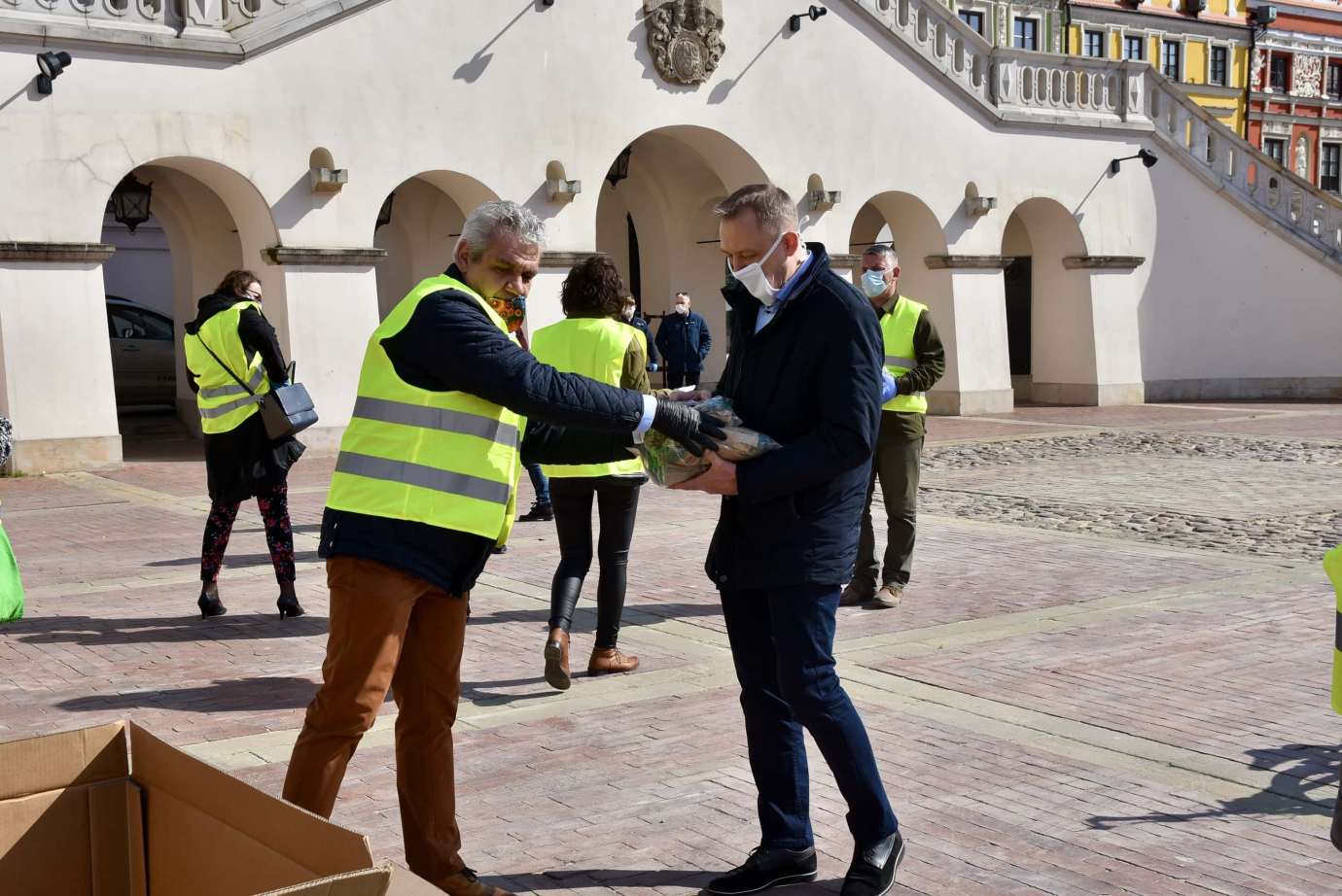 dsc 6795 W Zamościu ruszyła akcja rozdawania maseczek mieszkańcom [ZDJĘCIA, FILM]