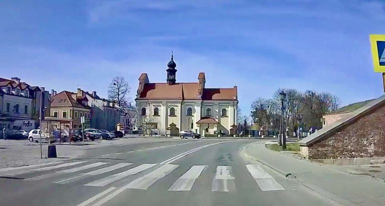 Pierwszy dzień, w którym obowiązują zaostrzone przepisy. Policja zapowiada surowe kary za ich łamanie