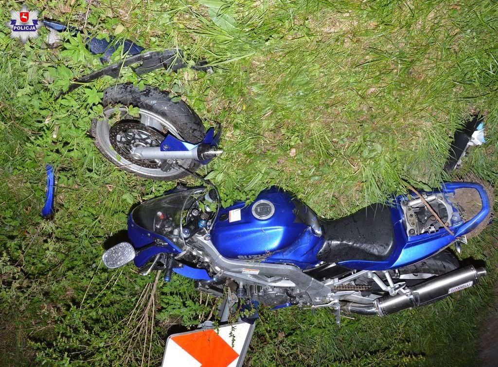 68 167163 Poważny wypadek. Motocyklista zderzył się z osobowym volvo