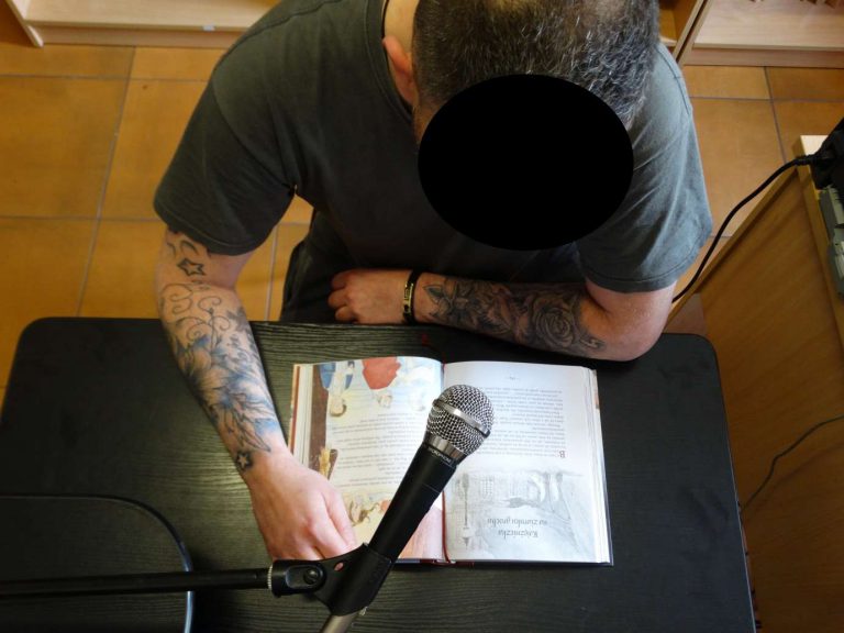 Bajki zza krat. Osadzeni z Zamościa nagrali słuchowiska dla swoich dzieci