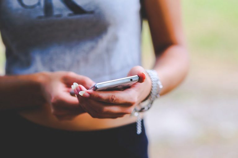 19 – latka przywłaszczyła znaleziony w TAXI telefon. Grozi jej do 5 lat więzienia