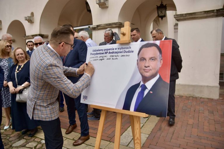 Zamość: Udzielili poparcia prezydentowi Andrzejowi Dudzie