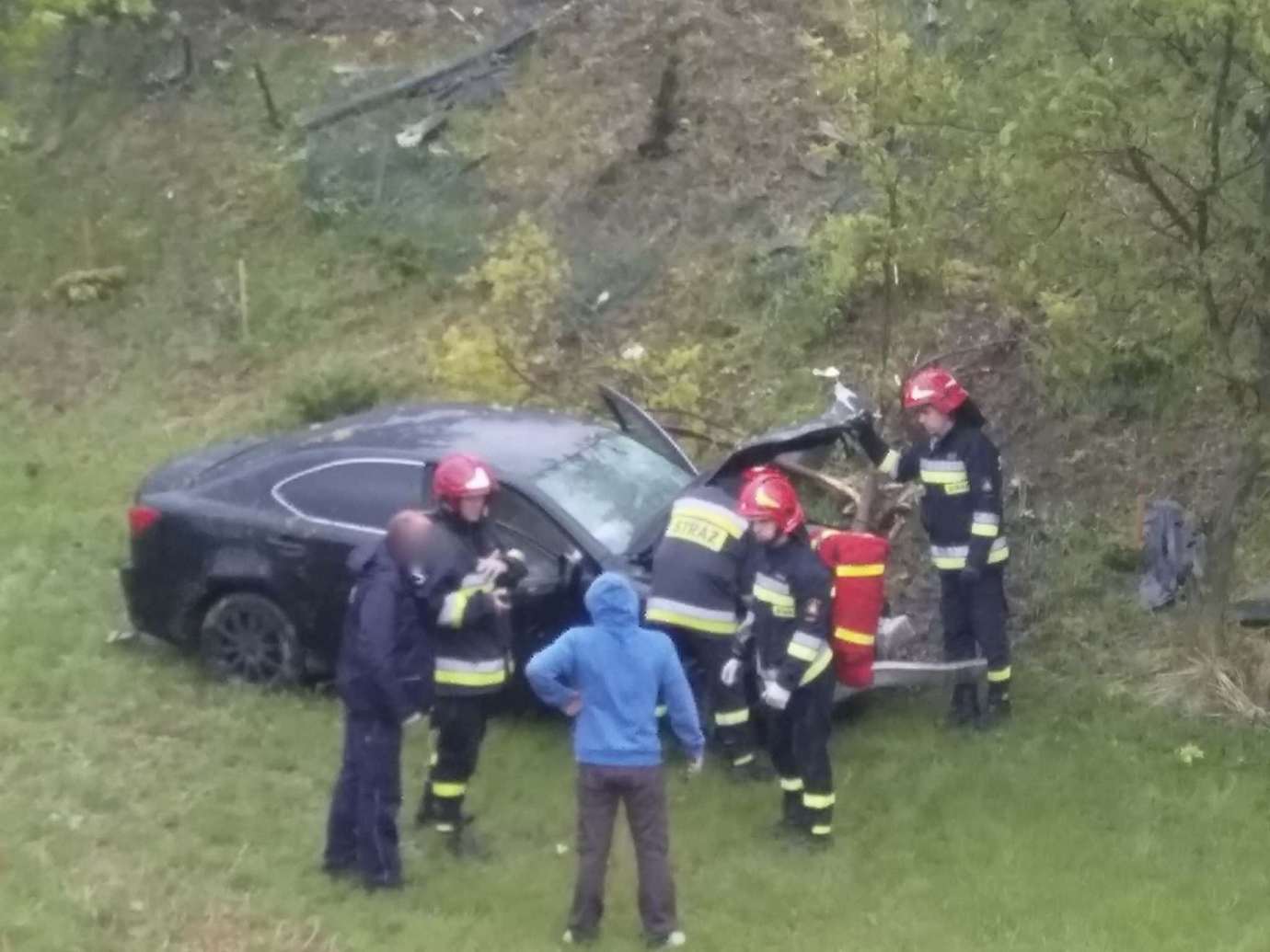 img 9246 Zamość: Mogło dojść do tragedii! Samochód wypadł z drogi i wpadł na teren placu zabaw.