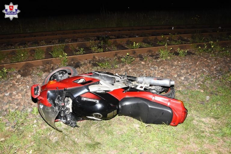 18 – latek przejażdżkę motocyklem z pasażerką zakończył wywrotką na torach