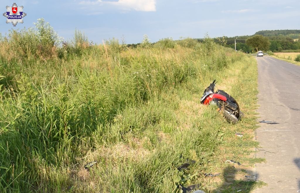 68 171265 Wypadek 17 - latka na motorowerze. Najprawdopodobniej był nietrzeźwy