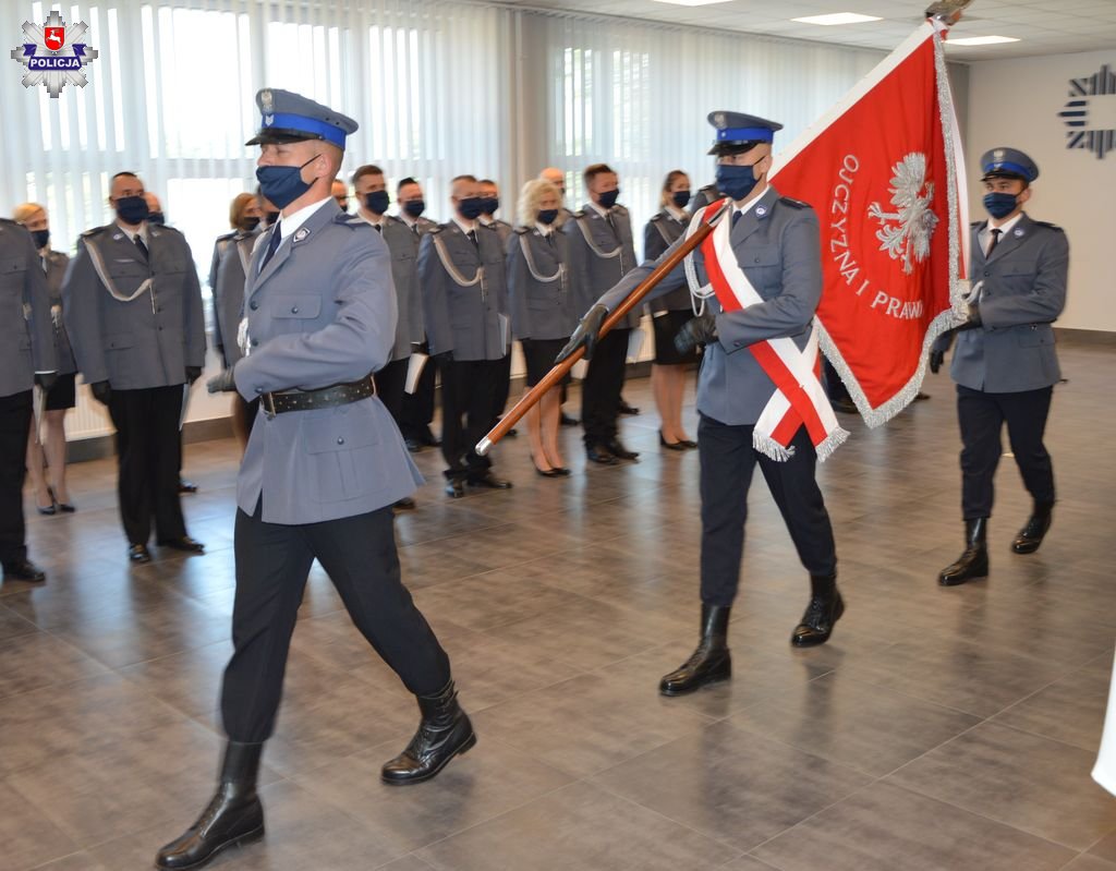 68 172021 Zamojskie obchody Święta Policji. Były awanse, podziękowania i uroczyste ślubowanie