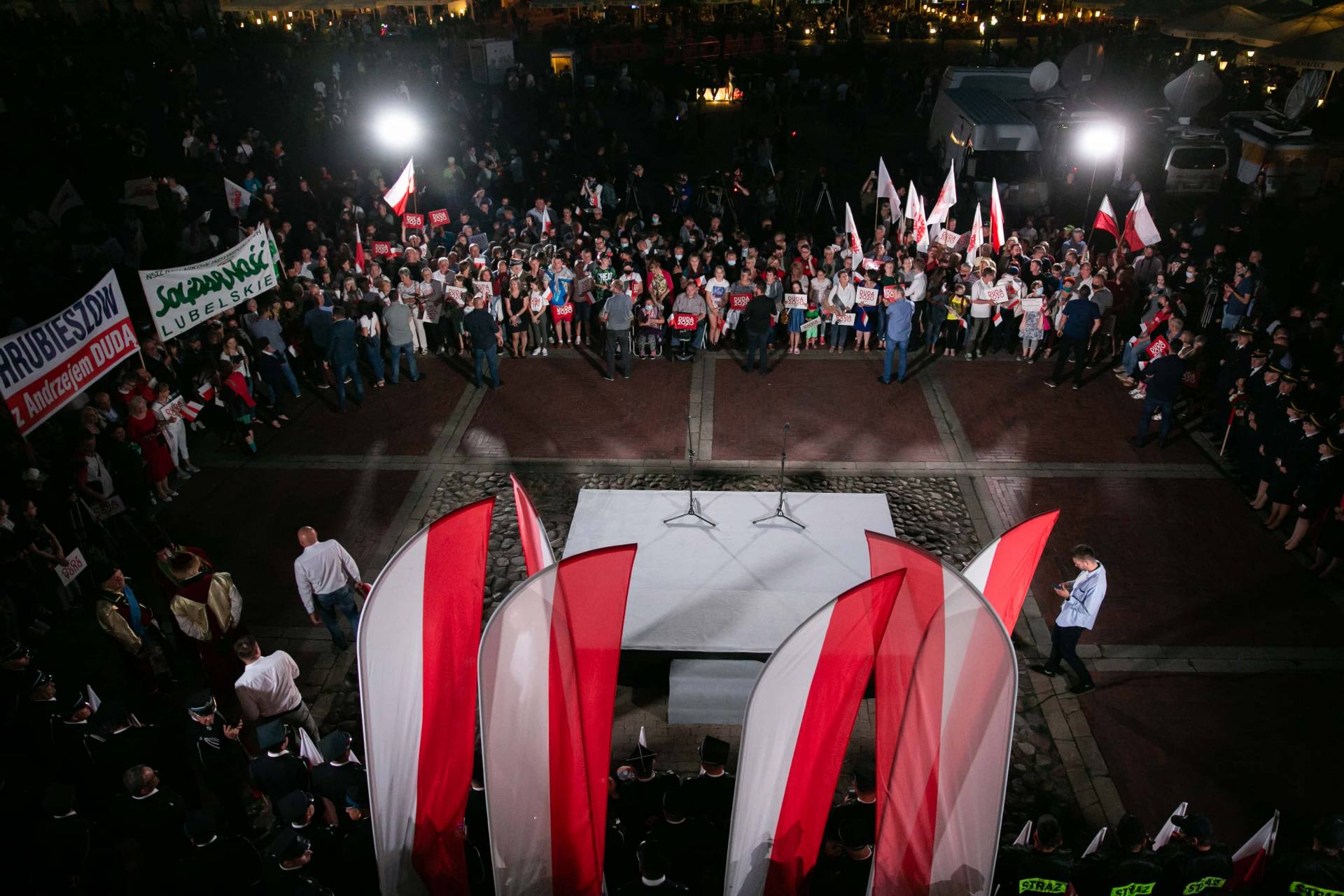 andrzej duda w zamosciu 10 Andrzej Duda prezydentem RP na drugą kadencję. PKW podała wyniki z prawie wszystkich komisji wyborczych.