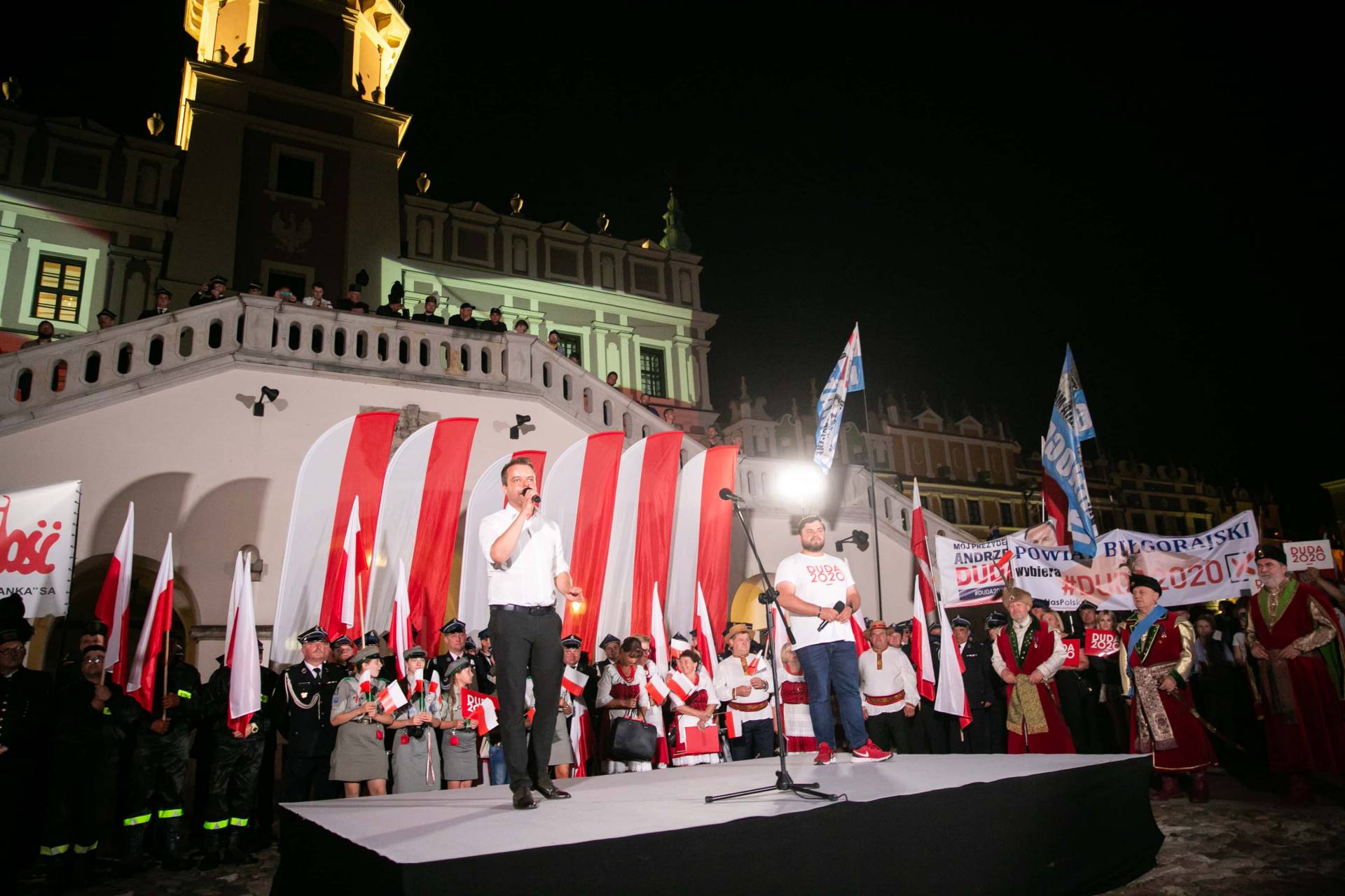 andrzej duda w zamosciu 20 Andrzej Duda prezydentem RP na drugą kadencję. PKW podała wyniki z prawie wszystkich komisji wyborczych.