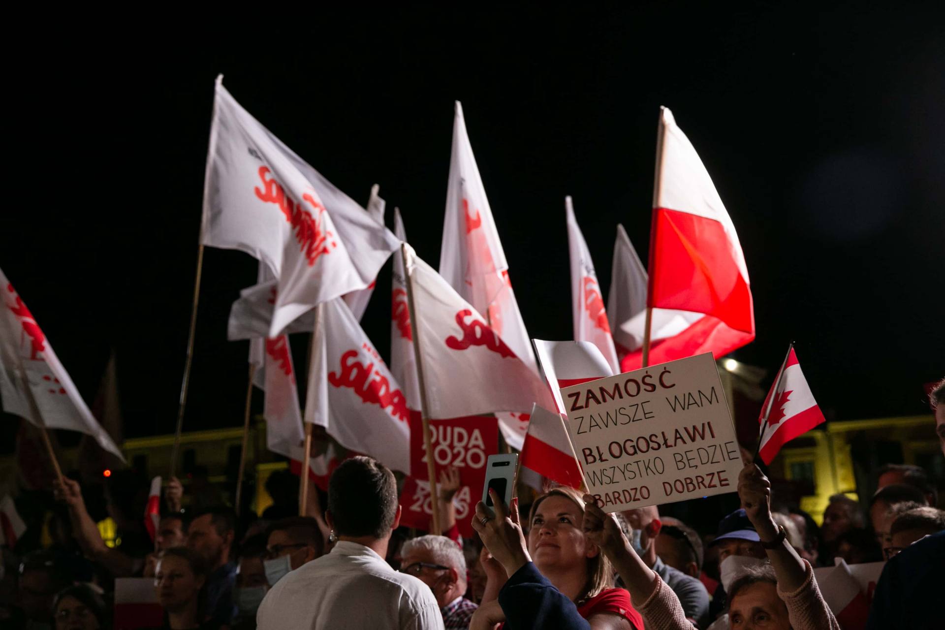 andrzej duda w zamosciu 25 Andrzej Duda prezydentem RP na drugą kadencję. PKW podała wyniki z prawie wszystkich komisji wyborczych.