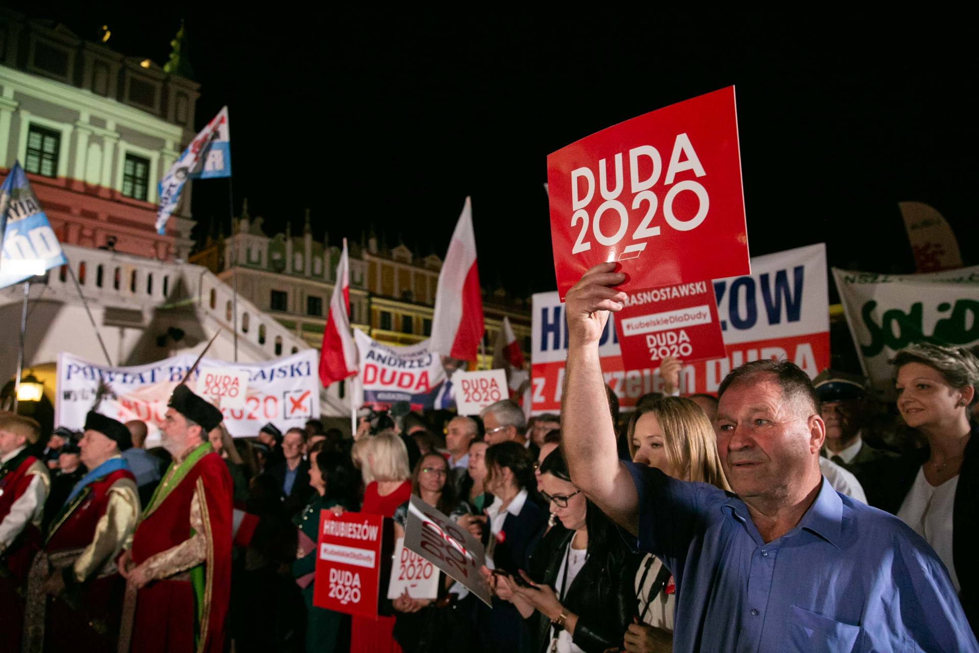 andrzej duda w zamosciu 34 Andrzej Duda prezydentem RP na drugą kadencję. PKW podała wyniki z prawie wszystkich komisji wyborczych.