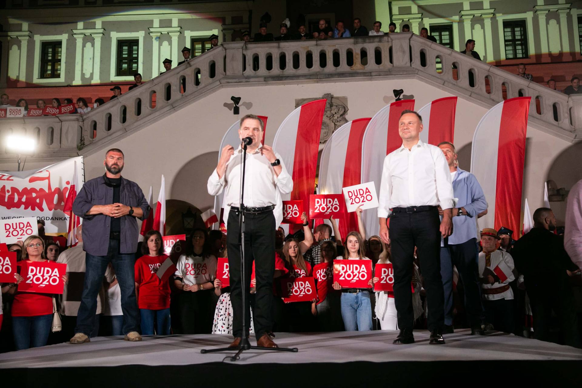 andrzej duda w zamosciu 50 Andrzej Duda prezydentem RP na drugą kadencję. PKW podała wyniki z prawie wszystkich komisji wyborczych.