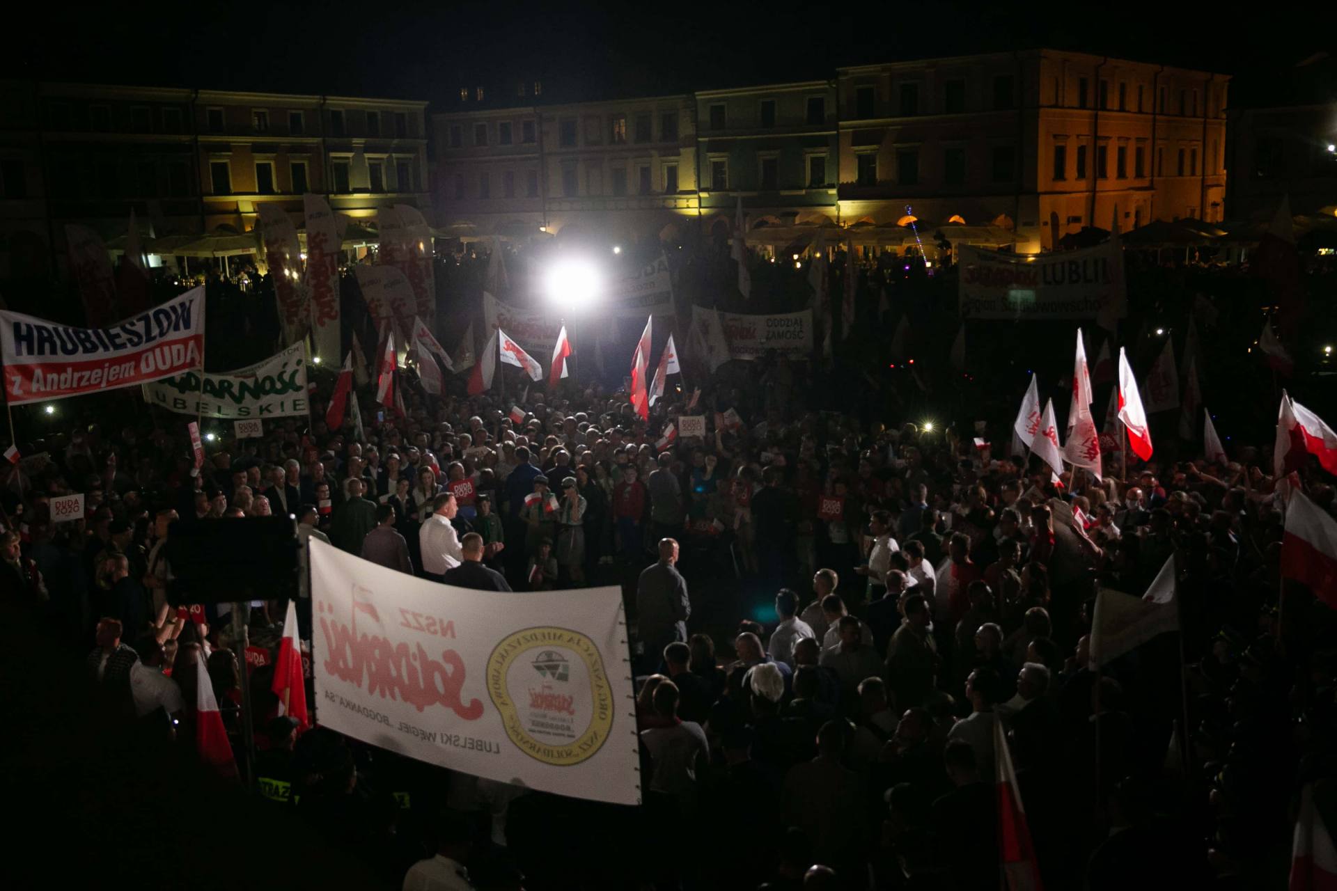 andrzej duda w zamosciu 88 Andrzej Duda prezydentem RP na drugą kadencję. PKW podała wyniki z prawie wszystkich komisji wyborczych.