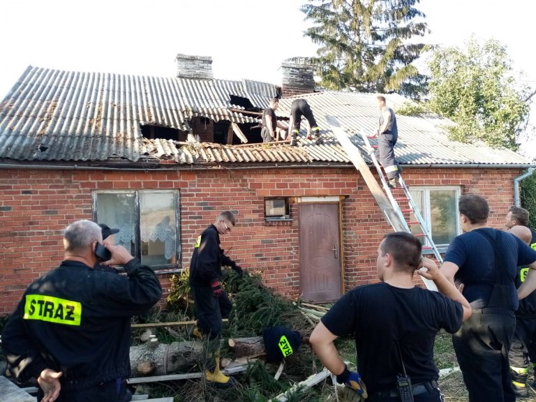 Zerwane dachy, połamane drzewa, uszkodzone samochody. Straty po burzy, która przeszła nad Zamojszczyzną