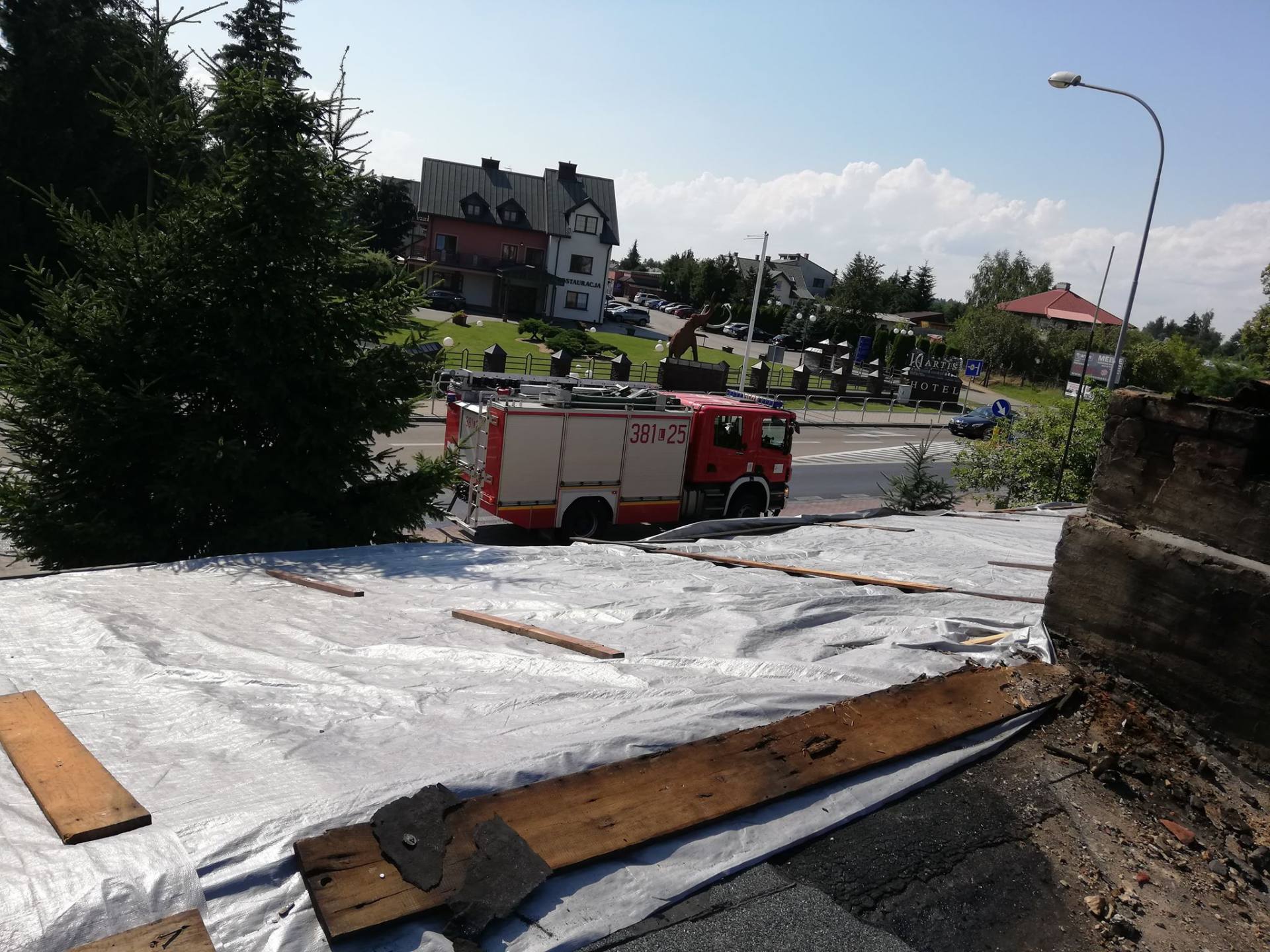 burza 4 Zerwane dachy, połamane drzewa, uszkodzone samochody. Straty po burzy, która przeszła nad Zamojszczyzną