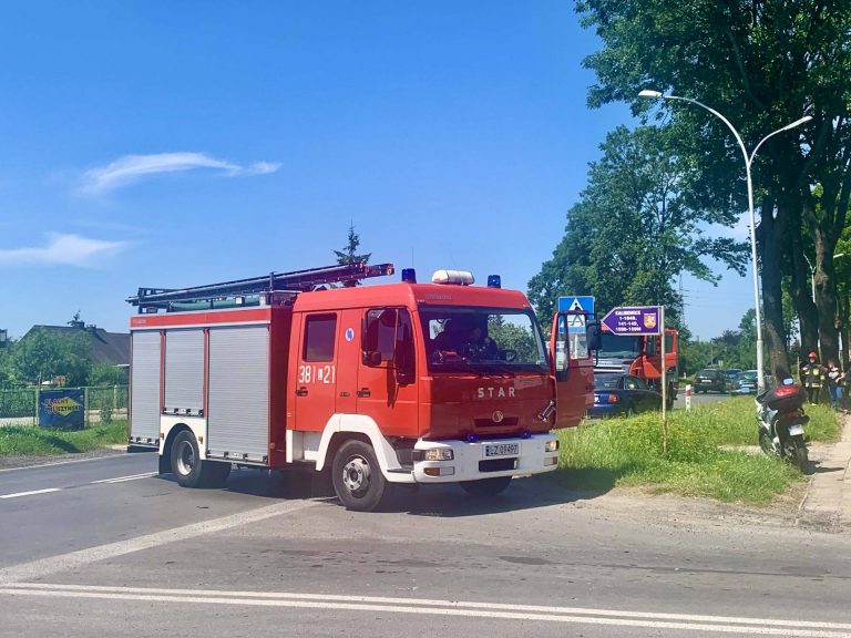 Z ostatniej chwili: zderzenie na ulubionym skrzyżowaniu blacharzy. Tworzy się ogromny korek