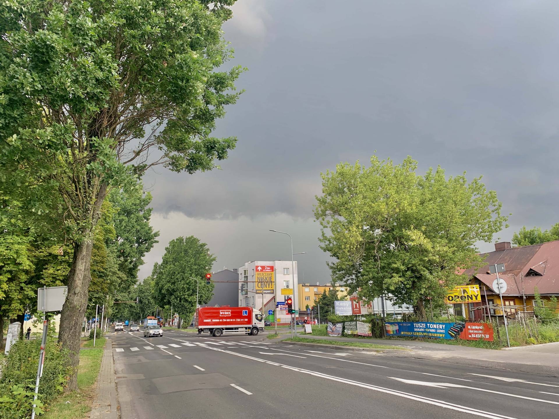 img 0934 Zerwane dachy, połamane drzewa, uszkodzone samochody. Straty po burzy, która przeszła nad Zamojszczyzną