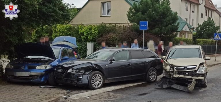 Zderzenie 3 aut, dwie osoby w szpitalu