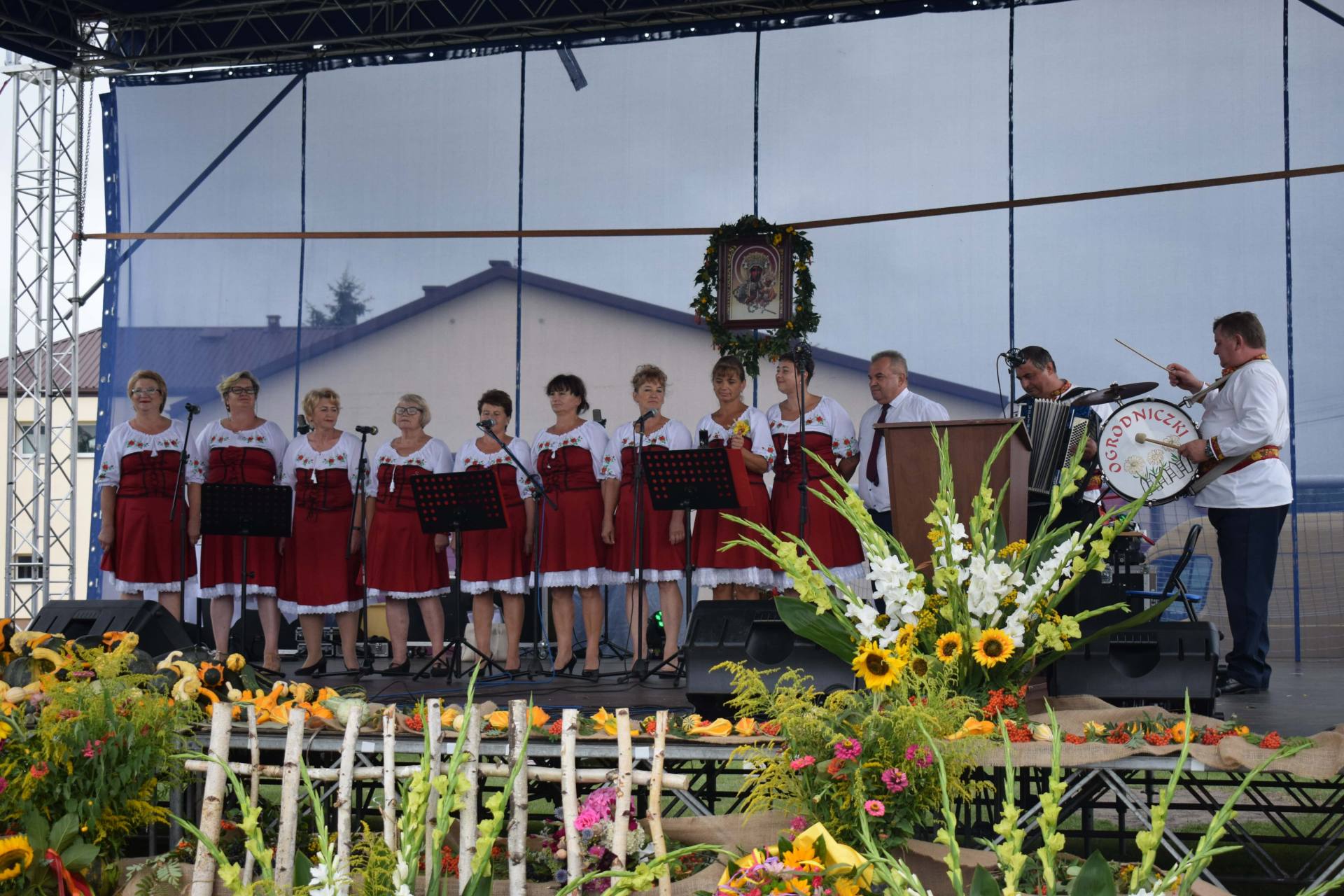 dsc 0392 1 23 sierpnia odbyły się Dożynki Powiatowo-Gminne w Łabuniach. Publikujemy zdjęcia